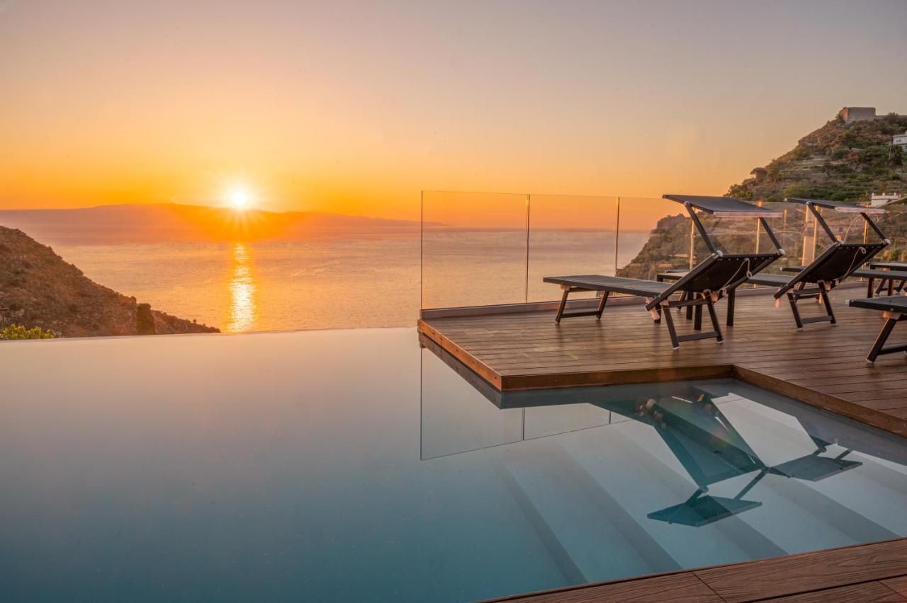The View Luxury Apartments タオルミーナ エクステリア 写真