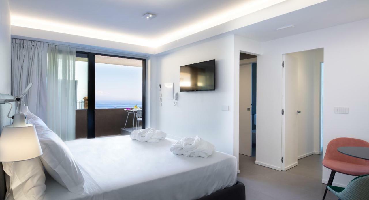 The View Luxury Apartments タオルミーナ エクステリア 写真