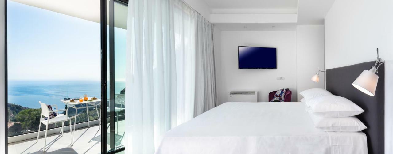 The View Luxury Apartments タオルミーナ エクステリア 写真